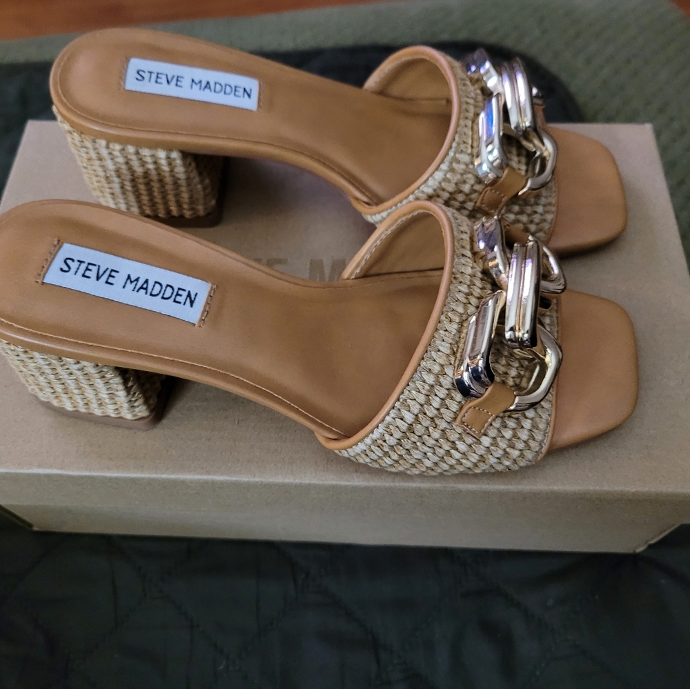 Steve Madden - Picture 2 of 2